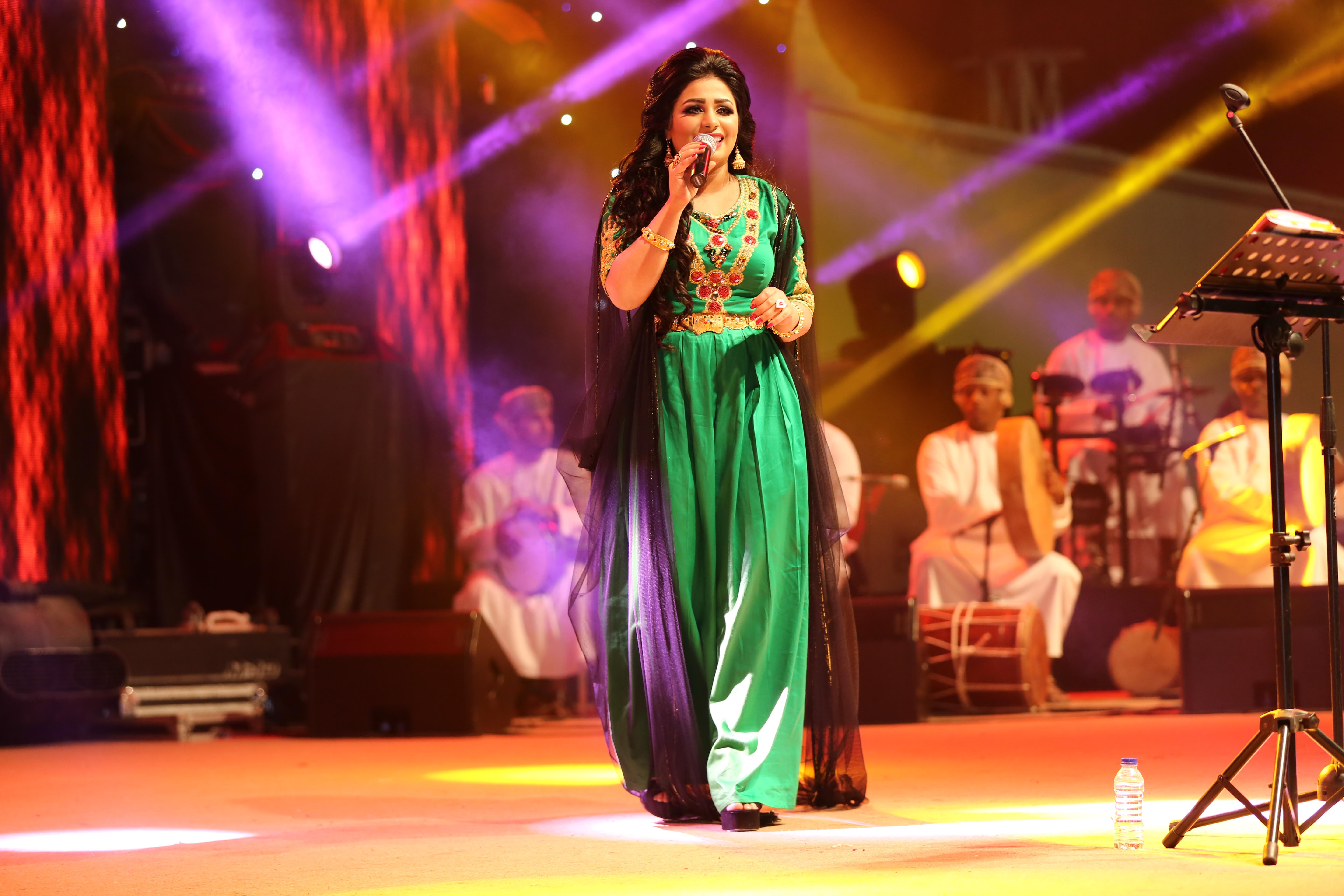 الإماراتية_حصه_تطرب_آذان_جمهور_مهرجان_مسقط