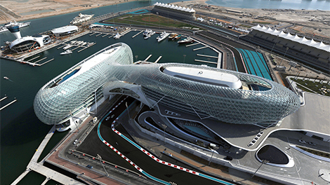 شراكة_جديدة_بين_حلبة_مرسى_ياس_ودايملر_الشرق_الأوسط