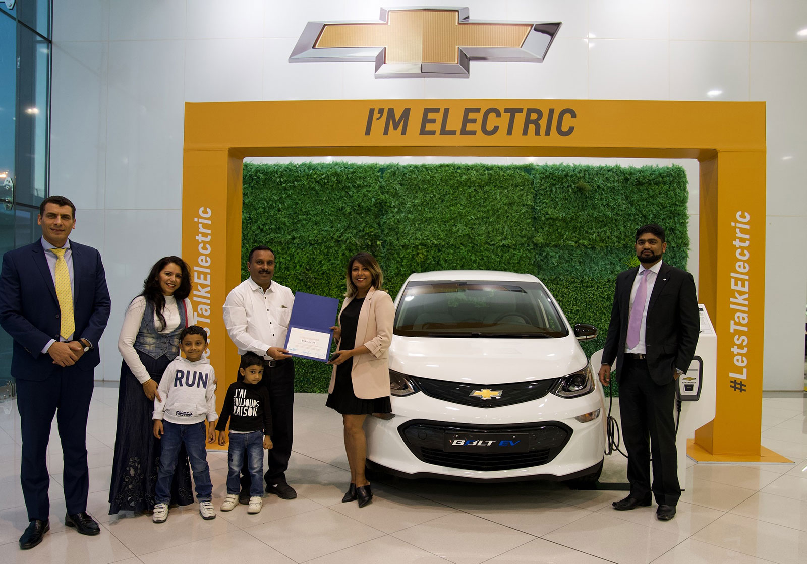 Chevrolet Creates 520km Scrolling Banner Addressing Consumer Electric Vehicle Range Anxiety